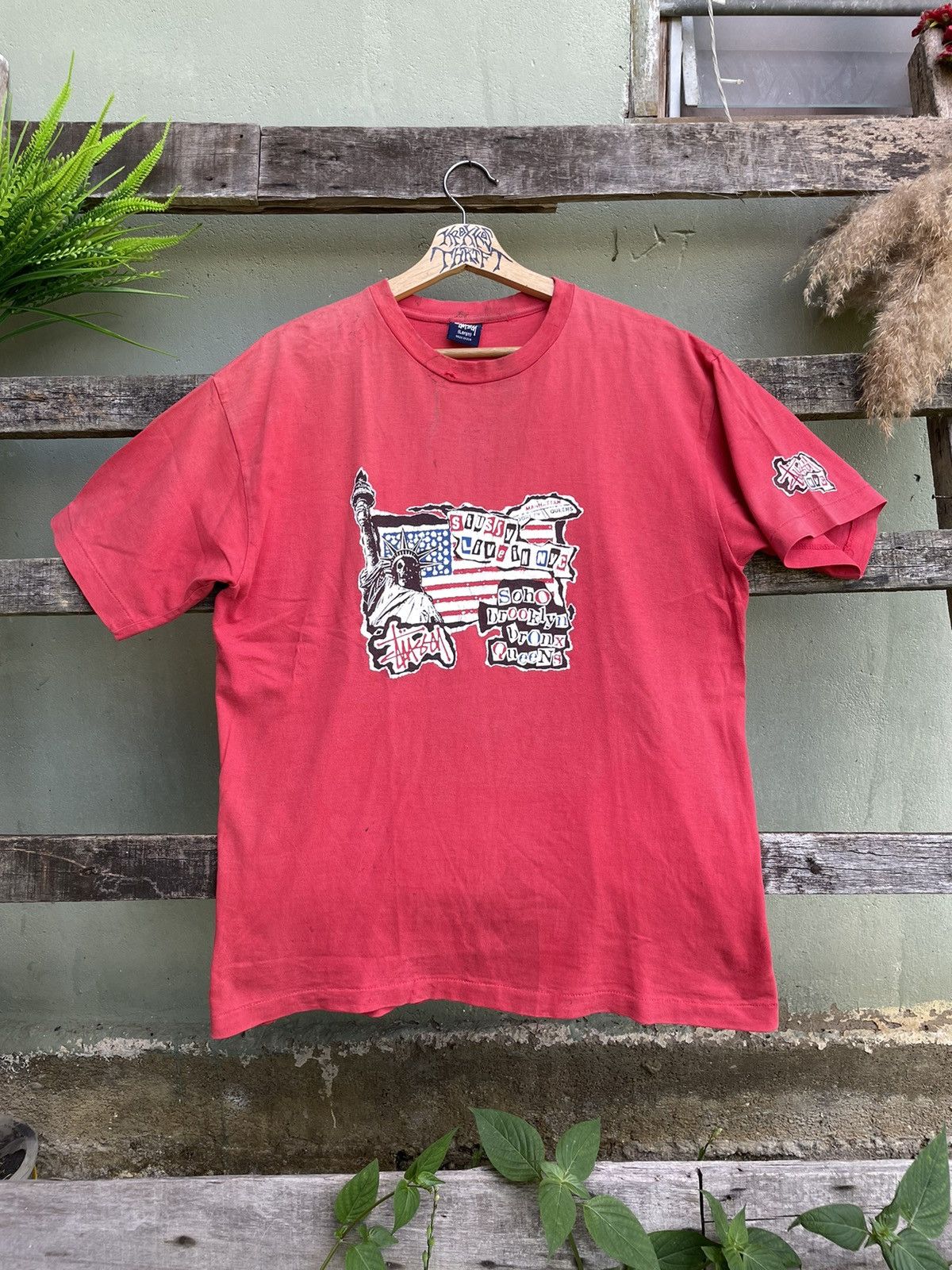 Stussy × Vintage Vintage Stussy Distressed Live In NYC Big Logo 90s Tee Size US L / EU 52-54 / 3 - 1 Thumbnail