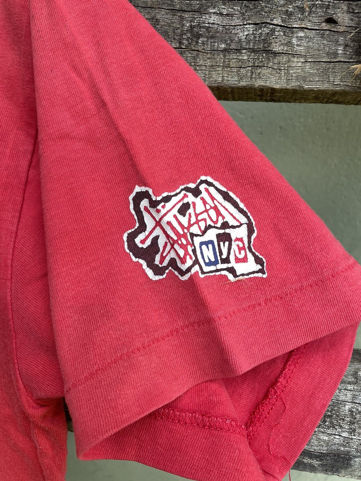 Stussy × Vintage Vintage Stussy Distressed Live In NYC Big Logo 90s Tee Size US L / EU 52-54 / 3 - 3 Thumbnail