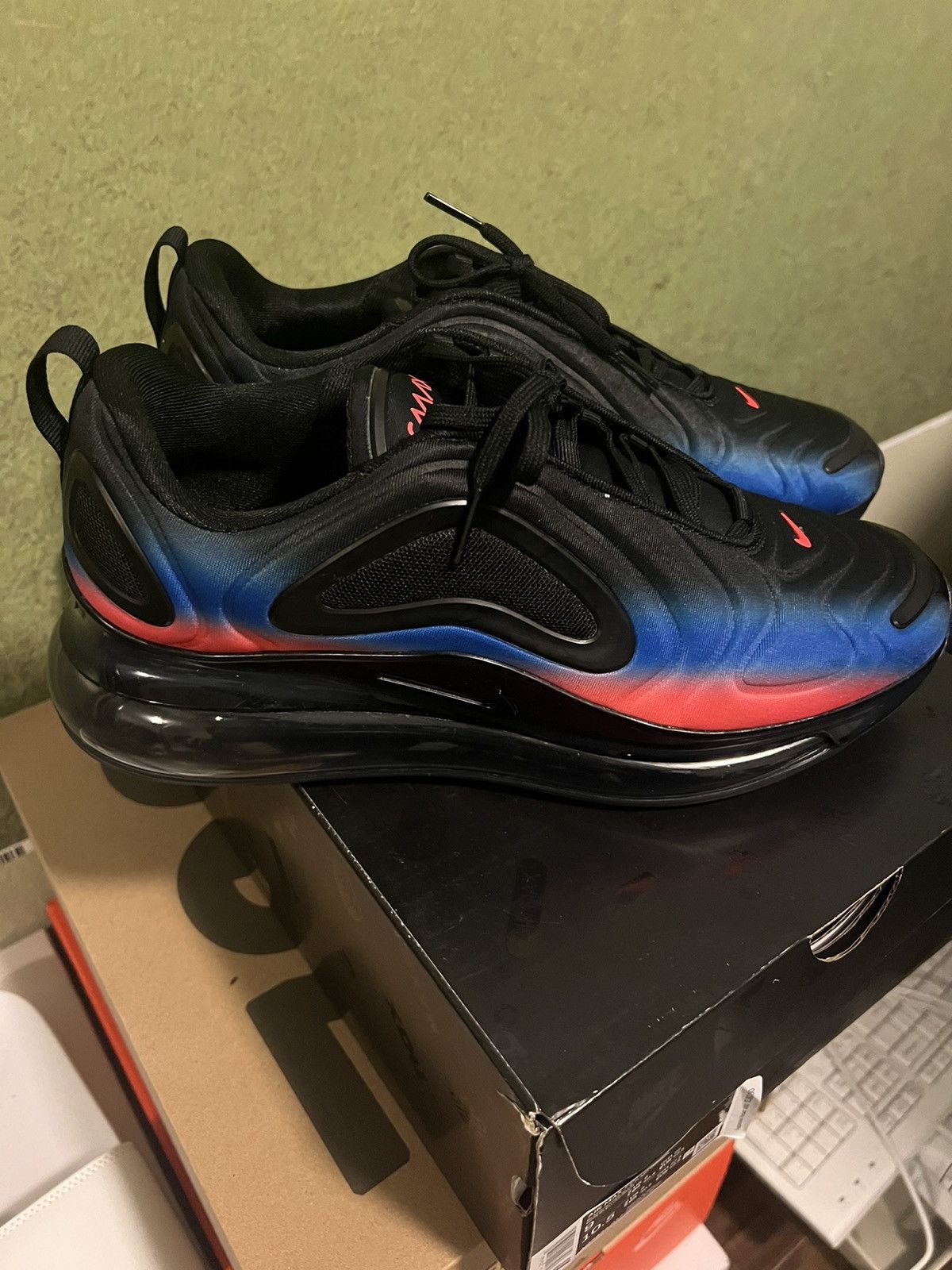 Brand New Air Max 720 Black Racer Blue Crimson Red