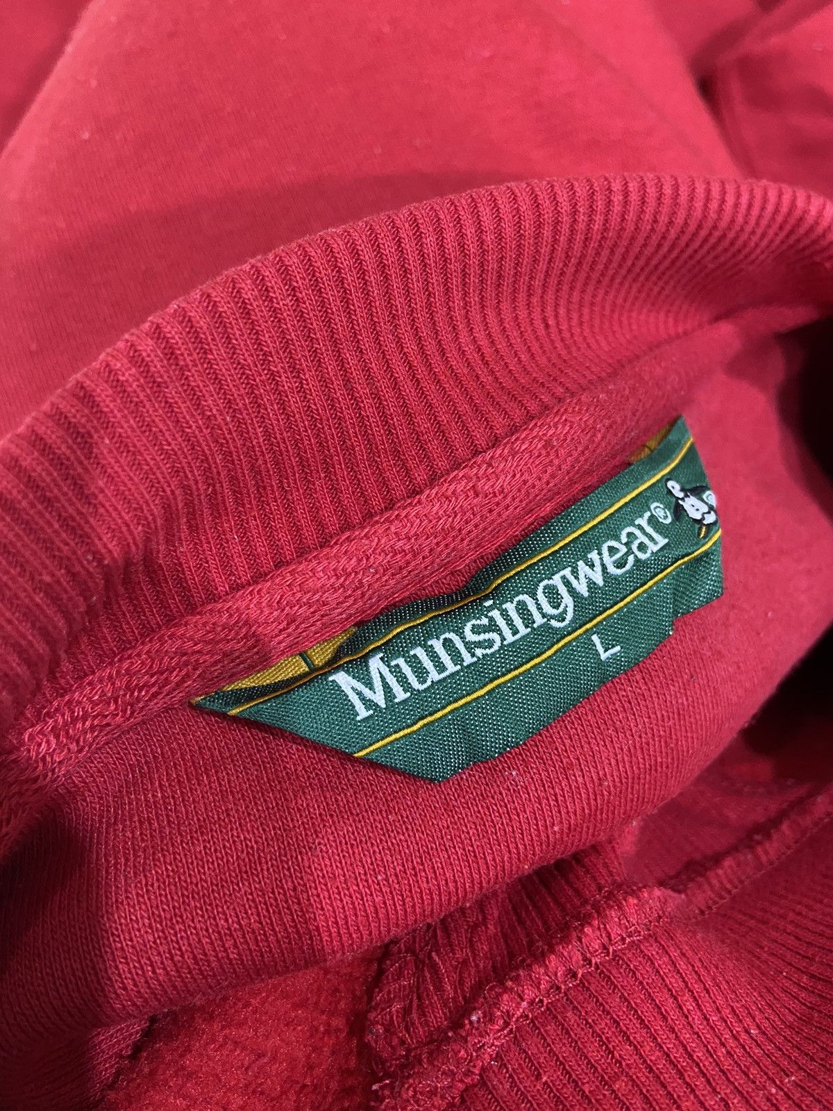 Vintage Vintage Munsingwear Embroidery Pull Over Sweatshirt Size US L / EU 52-54 / 3 - 9 Thumbnail