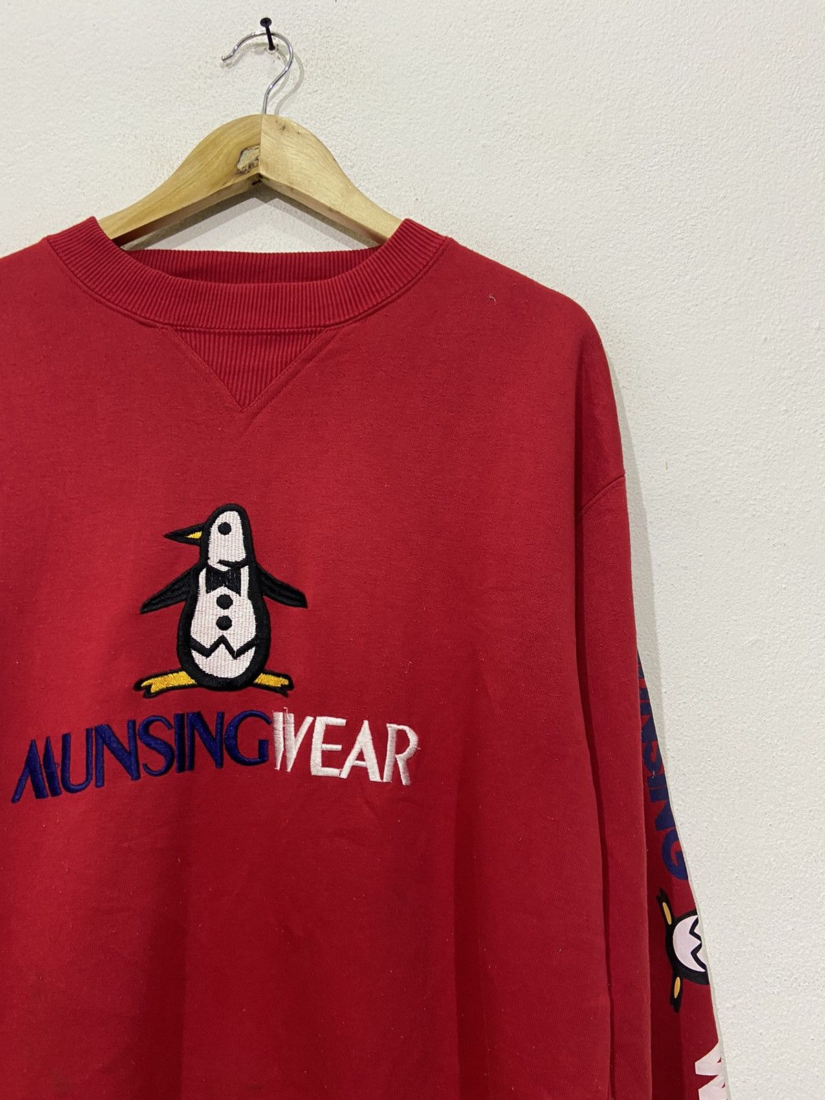 Vintage Vintage Munsingwear Embroidery Pull Over Sweatshirt Size US L / EU 52-54 / 3 - 4 Thumbnail