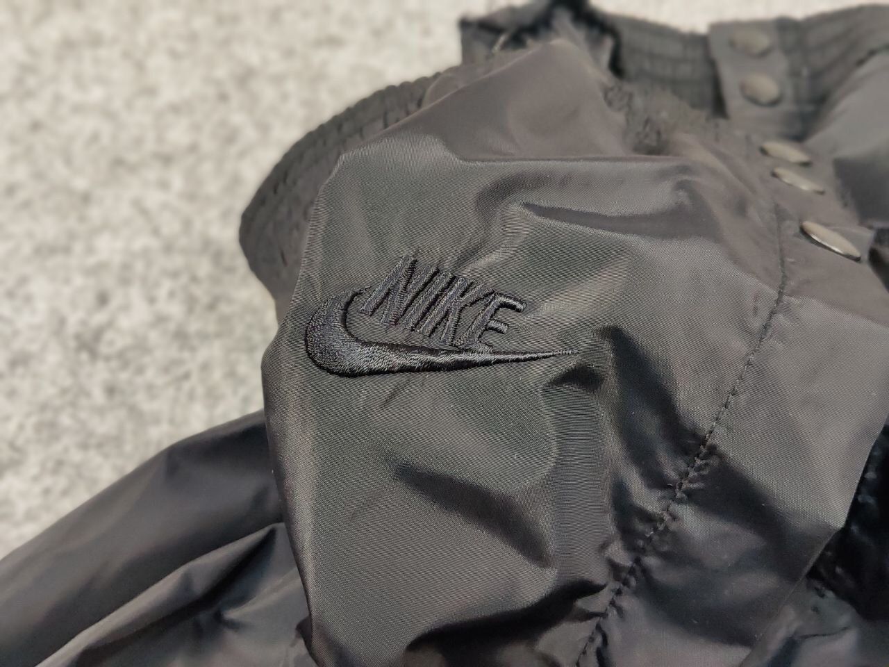Nike 🔥 Vintage 90s Nike All black Nylon Track Pants buttons Hype Size US 36 / EU 52 - 16 Thumbnail