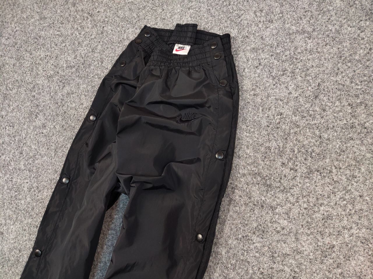 Nike 🔥 Vintage 90s Nike All black Nylon Track Pants buttons Hype Size US 36 / EU 52 - 4 Thumbnail