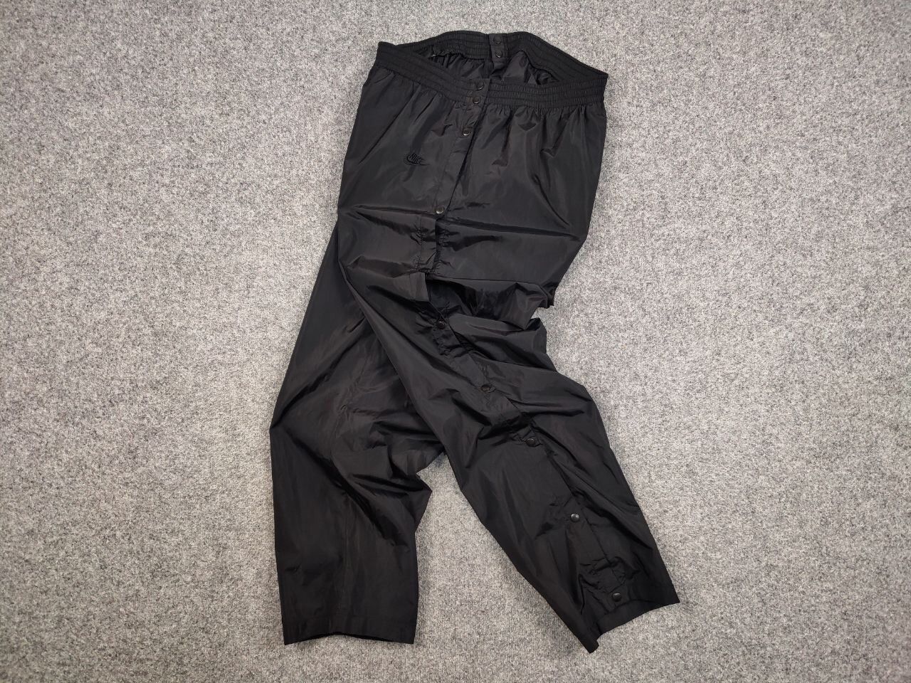 Nike 🔥 Vintage 90s Nike All black Nylon Track Pants buttons Hype Size US 36 / EU 52 - 14 Thumbnail