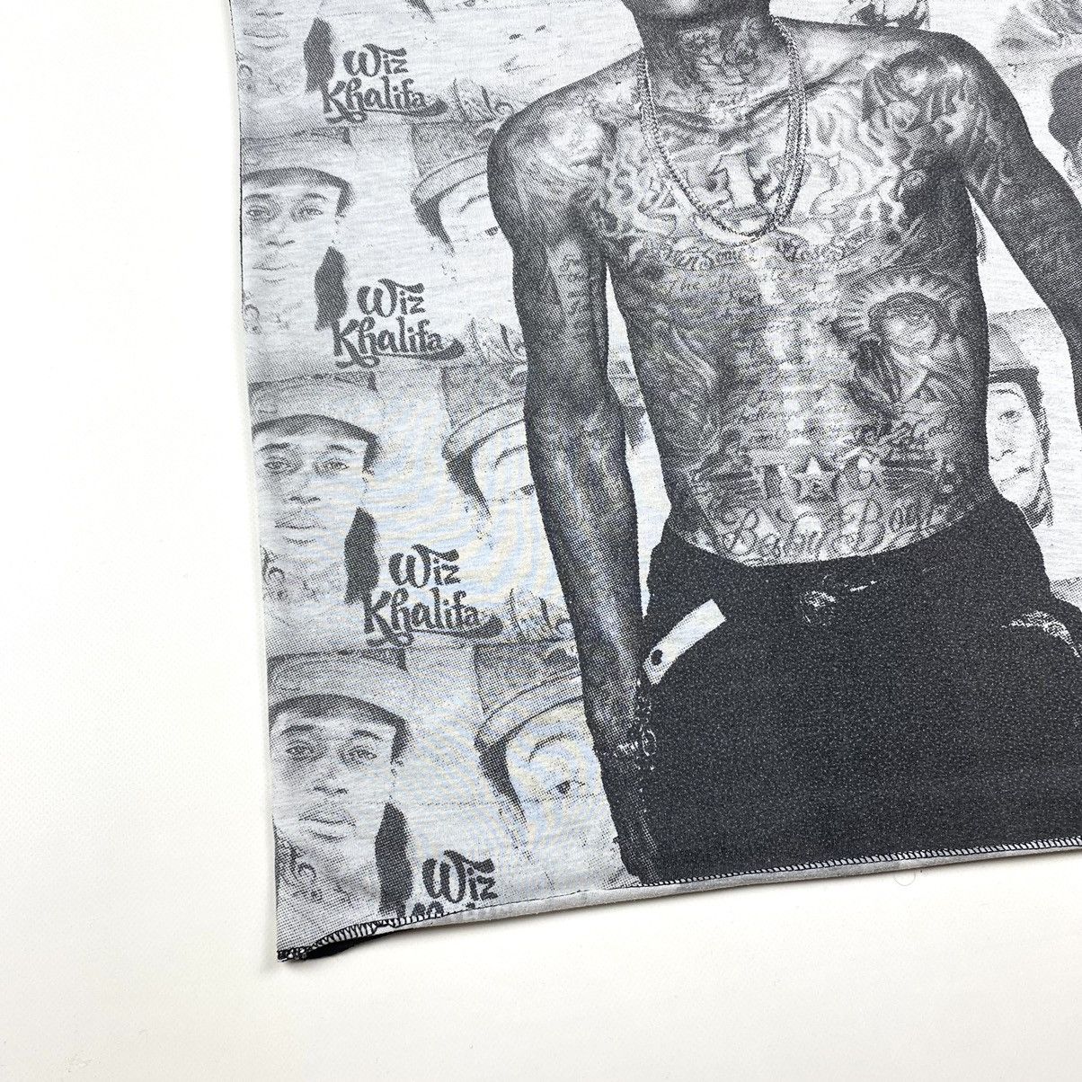 Rap Tees 💥 Rare! 90’s Vintage Wiz Khalifa Tank Full Print Top TShirt Size US M / EU 48-50 / 2 - 7 Thumbnail