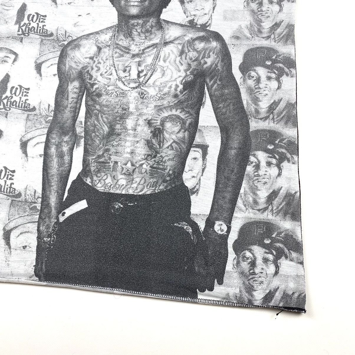Rap Tees 💥 Rare! 90’s Vintage Wiz Khalifa Tank Full Print Top TShirt Size US M / EU 48-50 / 2 - 8 Thumbnail
