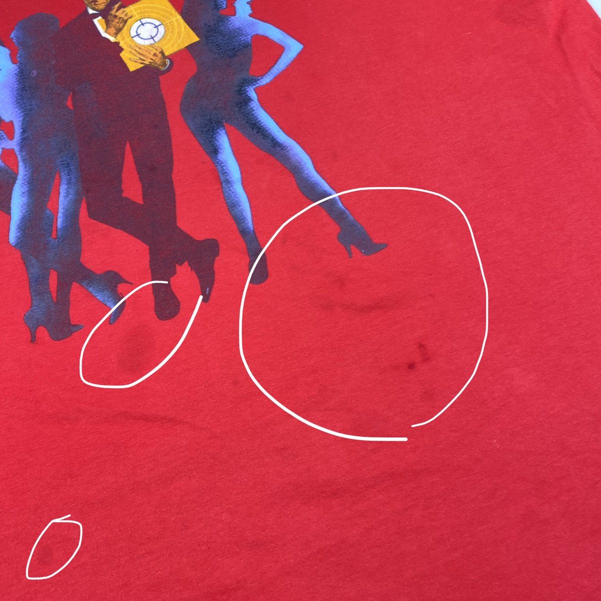 Japanese Brand Rare! Vintage Movie James Bond 007 Octopussy T Shirt Size US XL / EU 56 / 4 - 5 Thumbnail