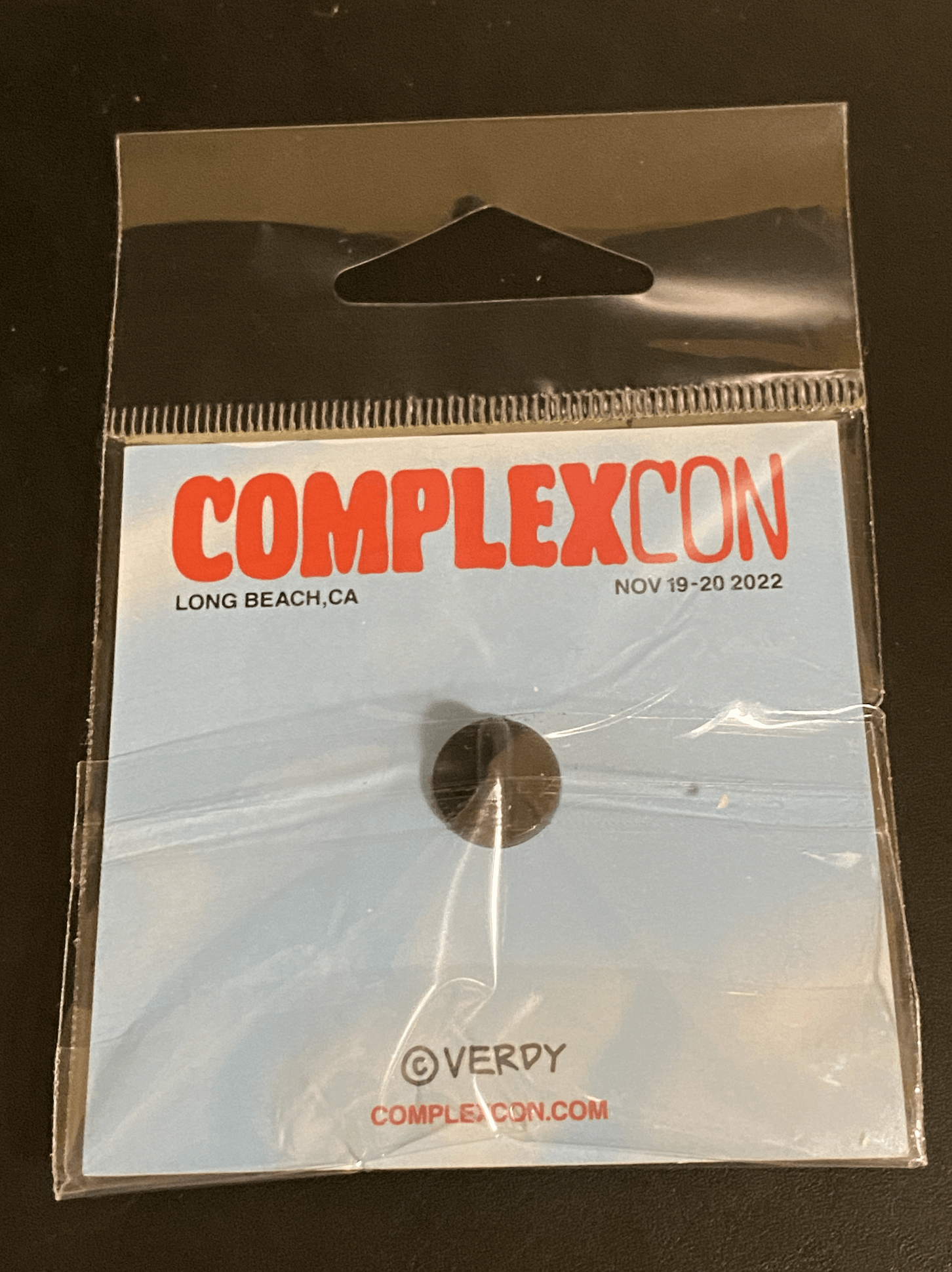 Complex × PINTRILL Verdy x Pintrill x Complexcon 2022 Pin Size ONE SIZE - 2 Thumbnail