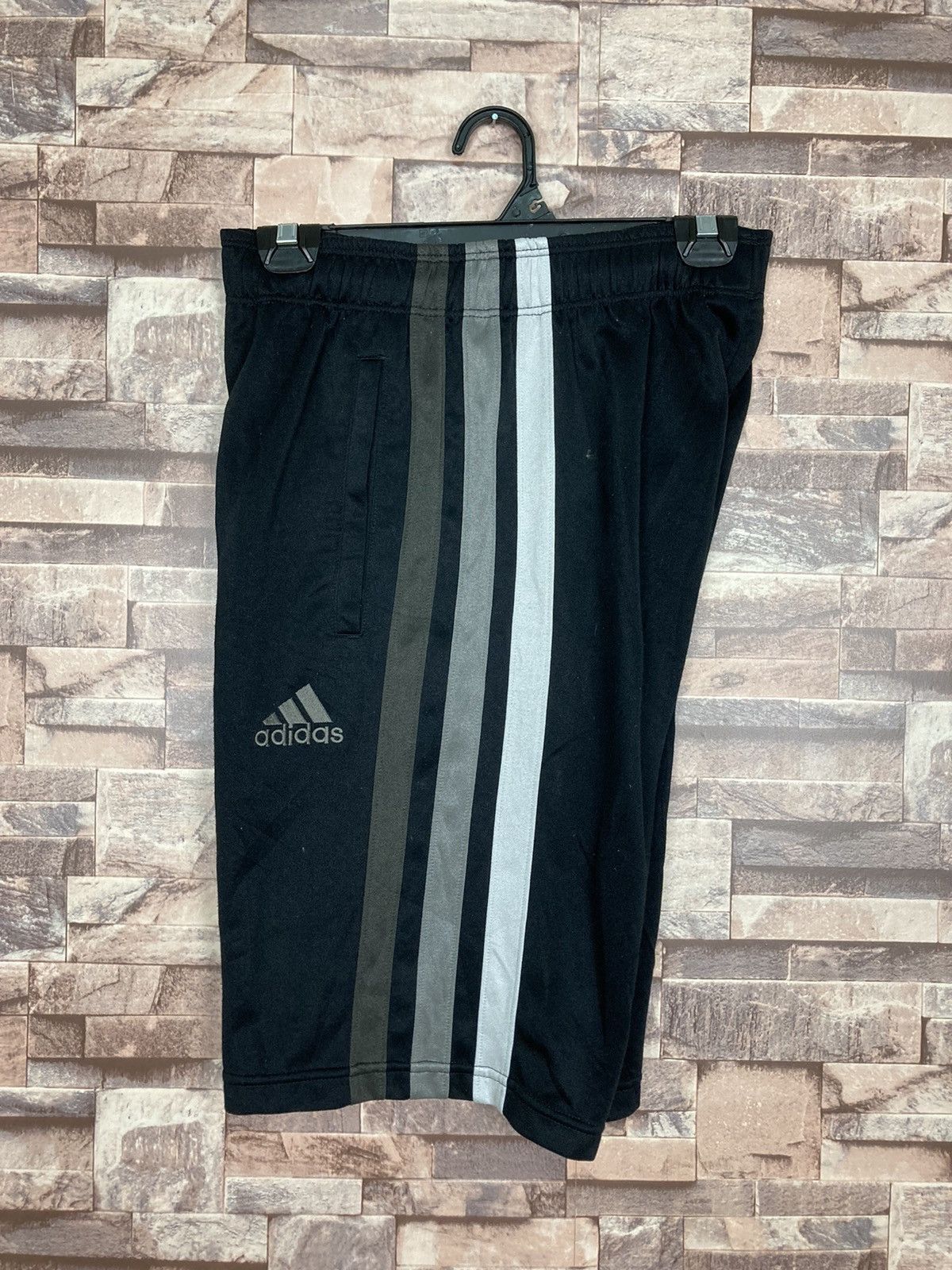 Adidas Adidas Three Stripes Men Short #26-30 Size US 26 / EU 42 - 2 Thumbnail