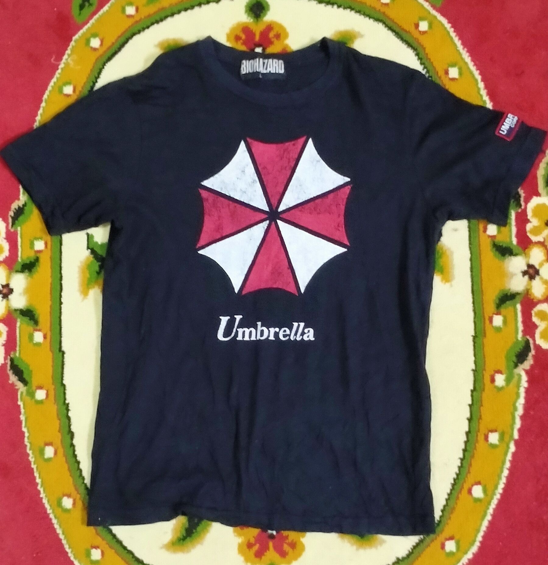 Japanese Brand Movie Resident Evil Umbrella Corp logo T-Shirt Size US L / EU 52-54 / 3 - 1 Thumbnail