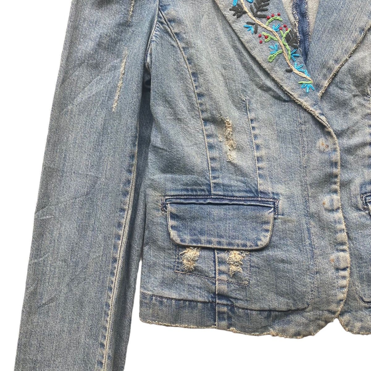 Calvin Klein Distressed Denim Jacket Size M / US 6-8 / IT 42-44 - 3 Thumbnail