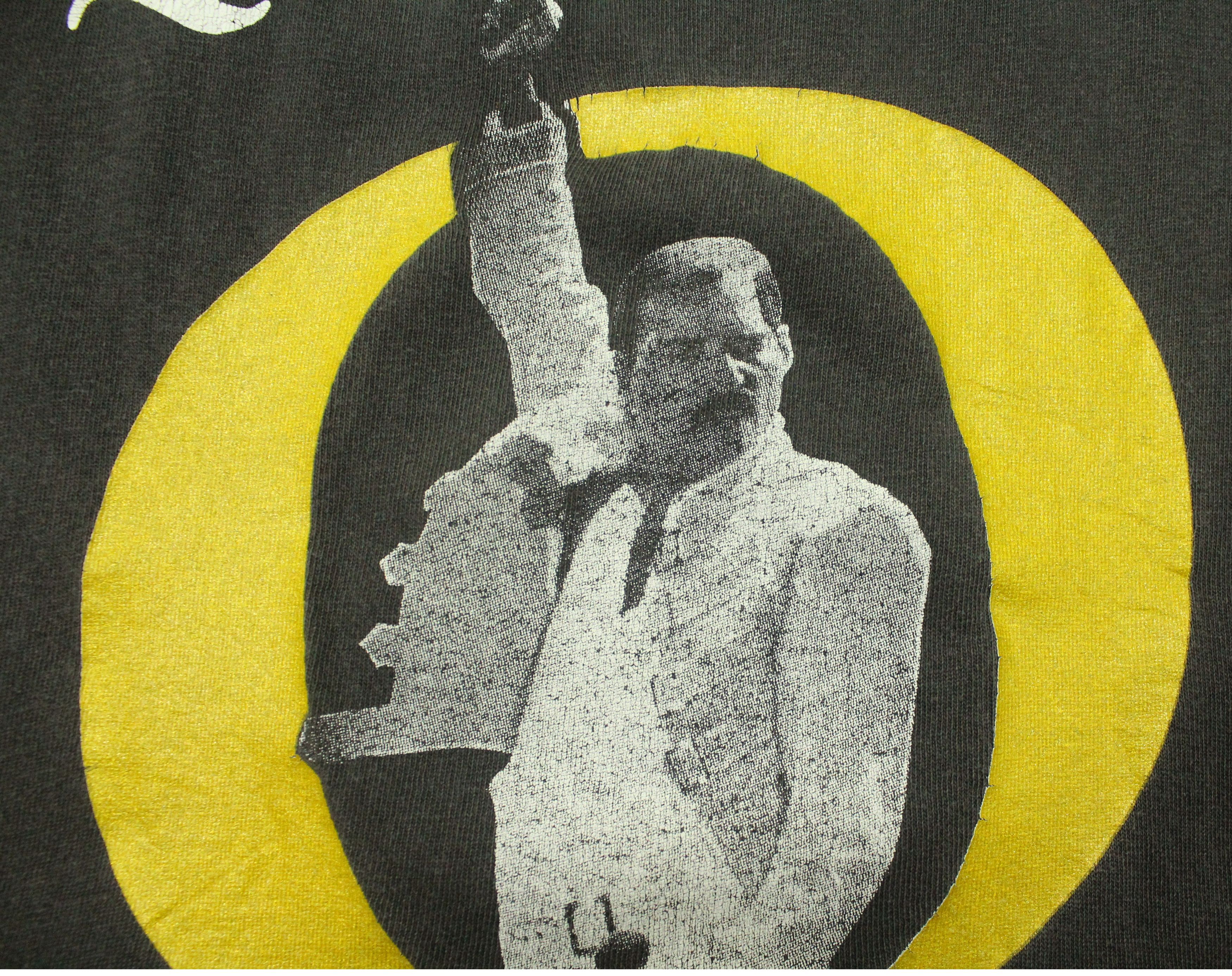 Band Tees Vintage QUEEN T Shirt Freddie Mercury Australia Shirt Size US XL / EU 56 / 4 - 3 Thumbnail