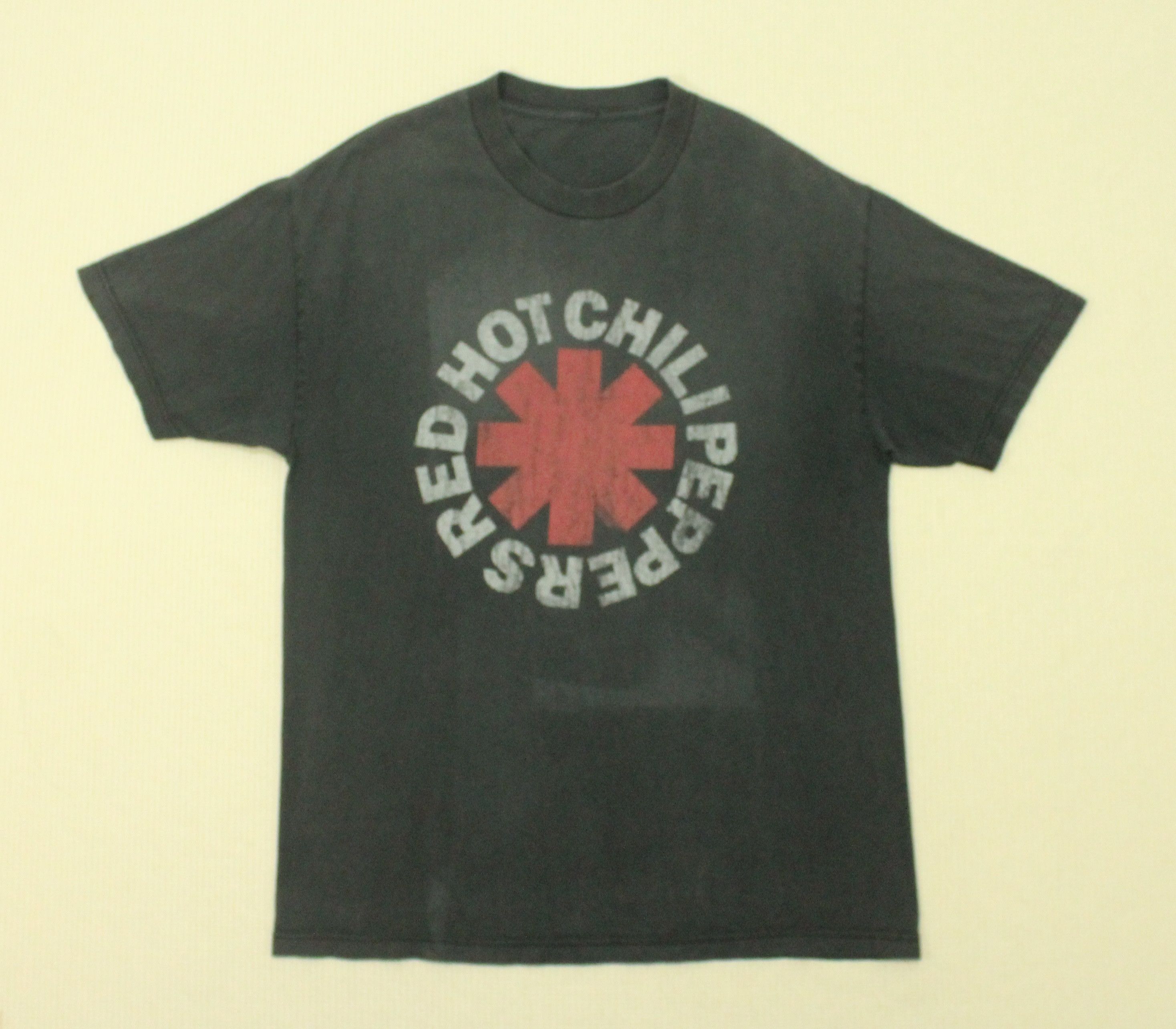 Band Tees RED HOT CHILI PEPPERS T Shirt Faded Black Size US L / EU 52-54 / 3 - 6 Thumbnail