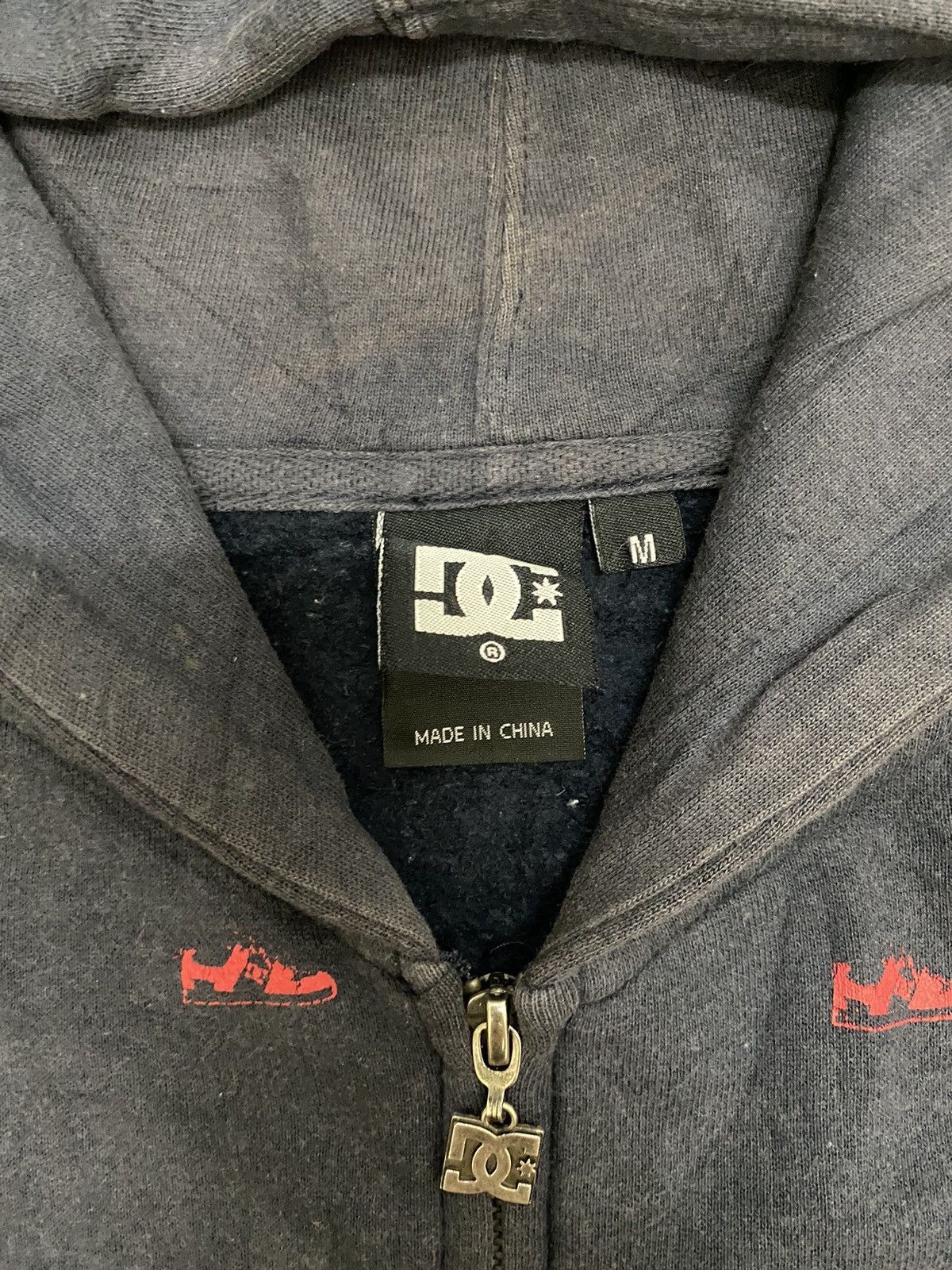 DC × Vintage DC Shoes Zip Hoodie Size US M / EU 48-50 / 2 - 5 Thumbnail