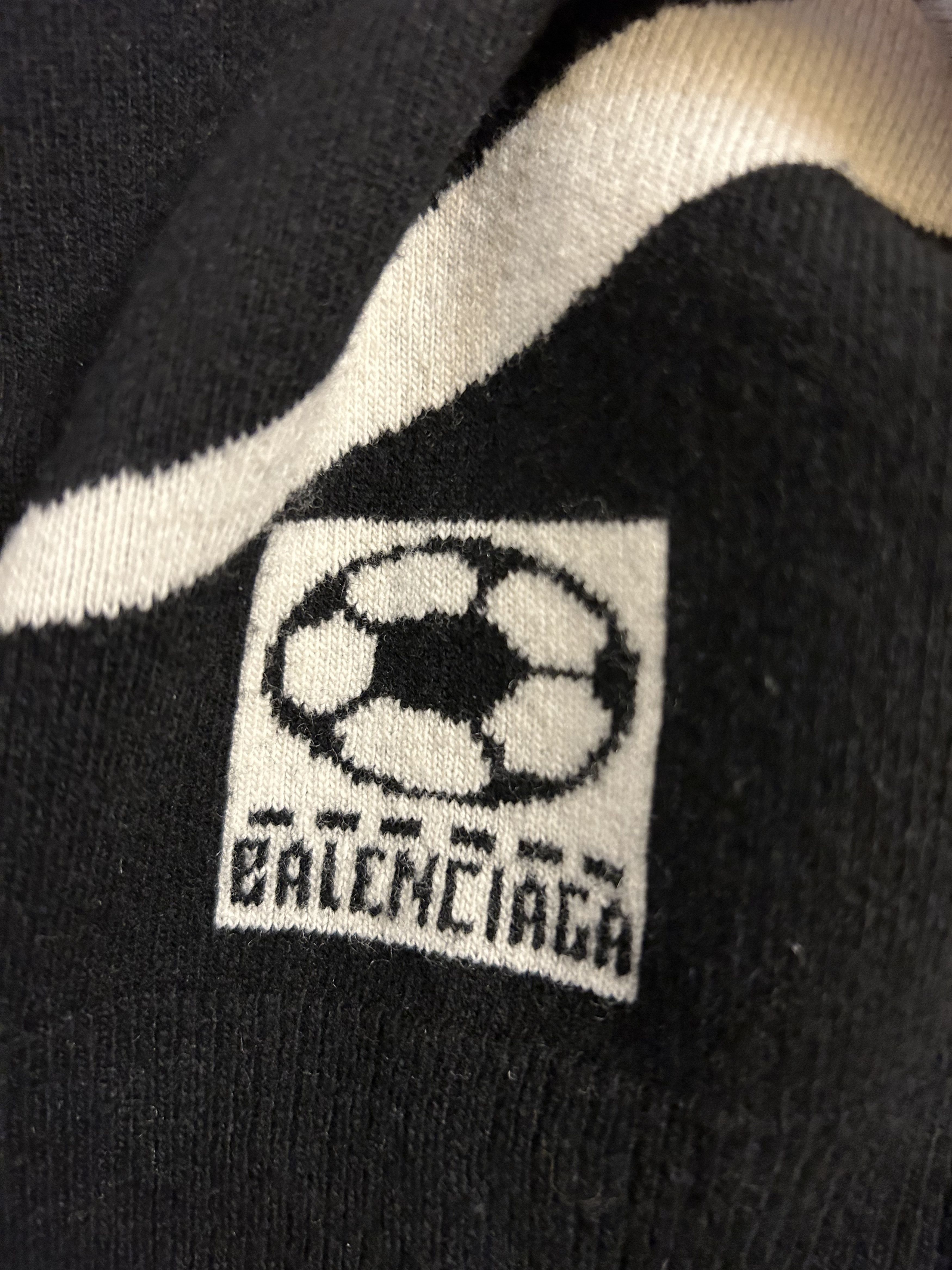 Balenciaga Logo Football Kit Turtle Neck Sweater Size US M / EU 48-50 / 2 - 6 Thumbnail