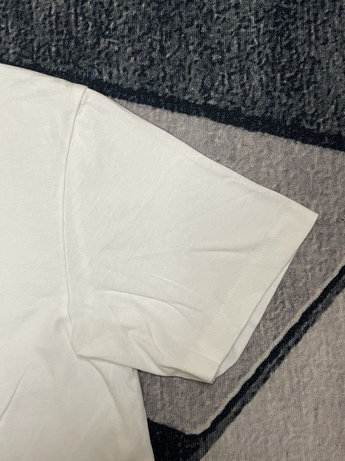 Japanese Brand Kaws Tee Large / Uniqlo / Akira / Bape Size US L / EU 52-54 / 3 - 6 Thumbnail