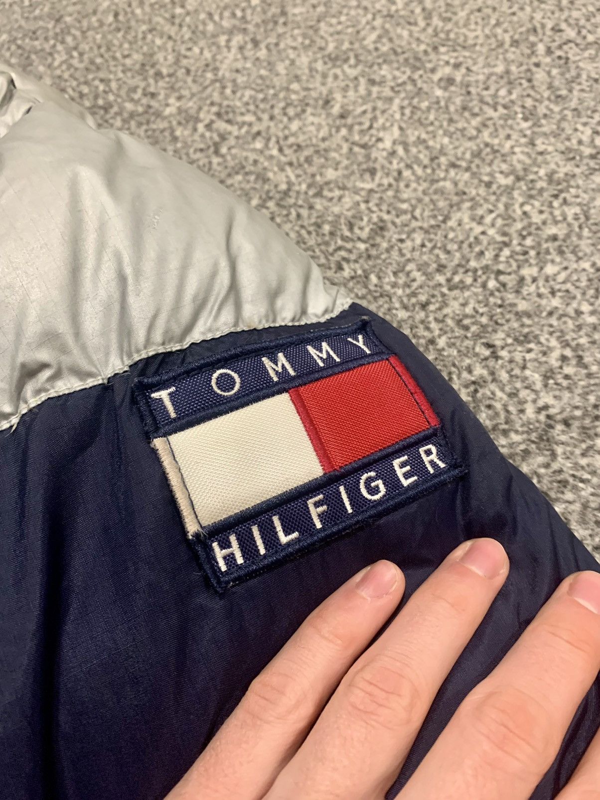 Tommy Hilfiger × Vintage Tommy Hilfiger Navy Silver Metallic Vintage Puffer Size US M / EU 48-50 / 2 - 3 Thumbnail
