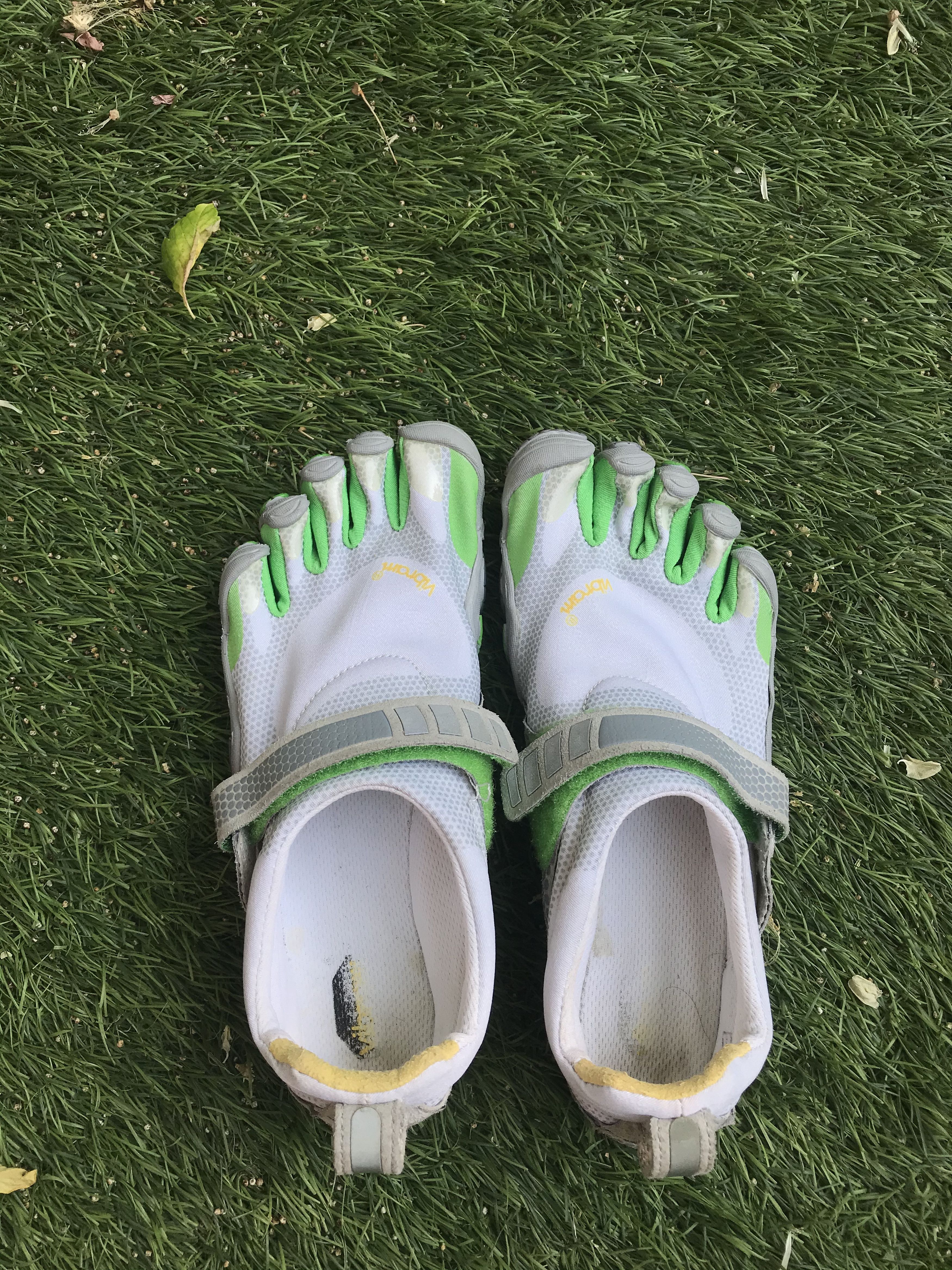 Vibram Vibram fivefinger shoes 23.5 cm Size US 5 / EU 37 - 1 Thumbnail