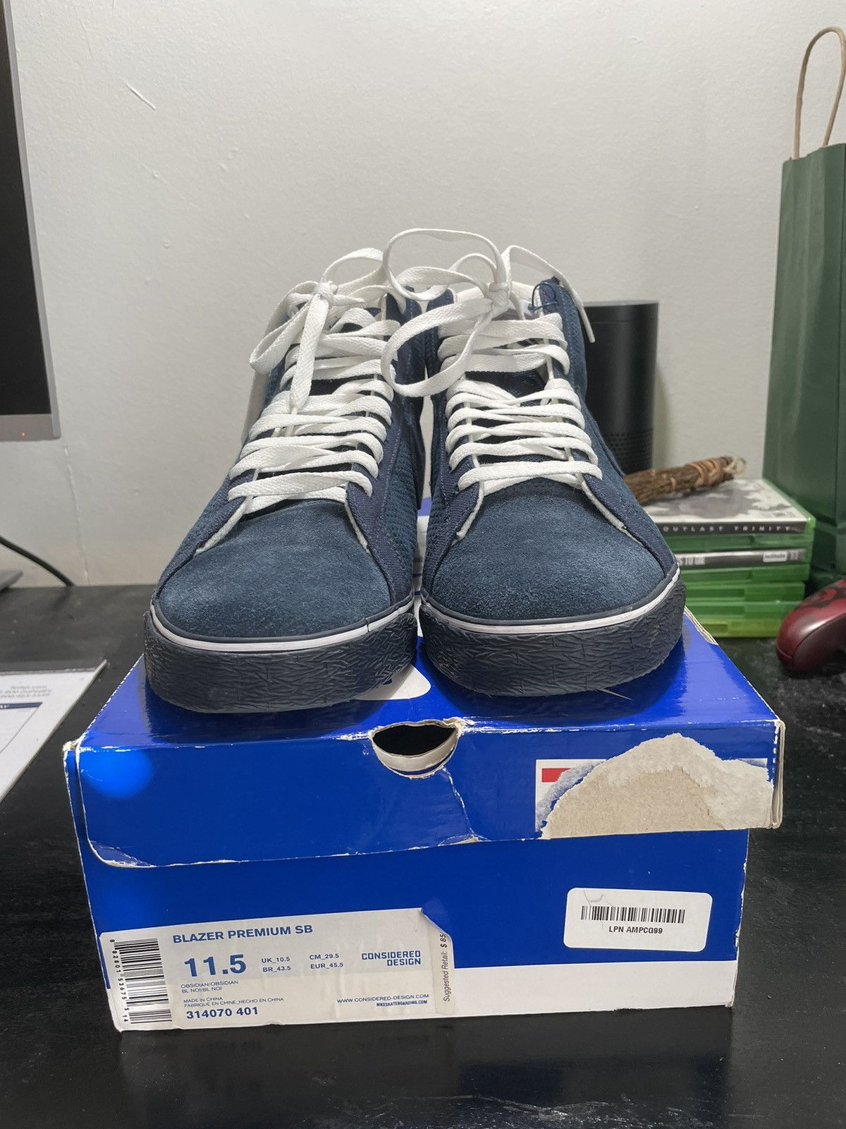 Nike Vintage Rare Poets Lighthouse SB blazer | Grailed