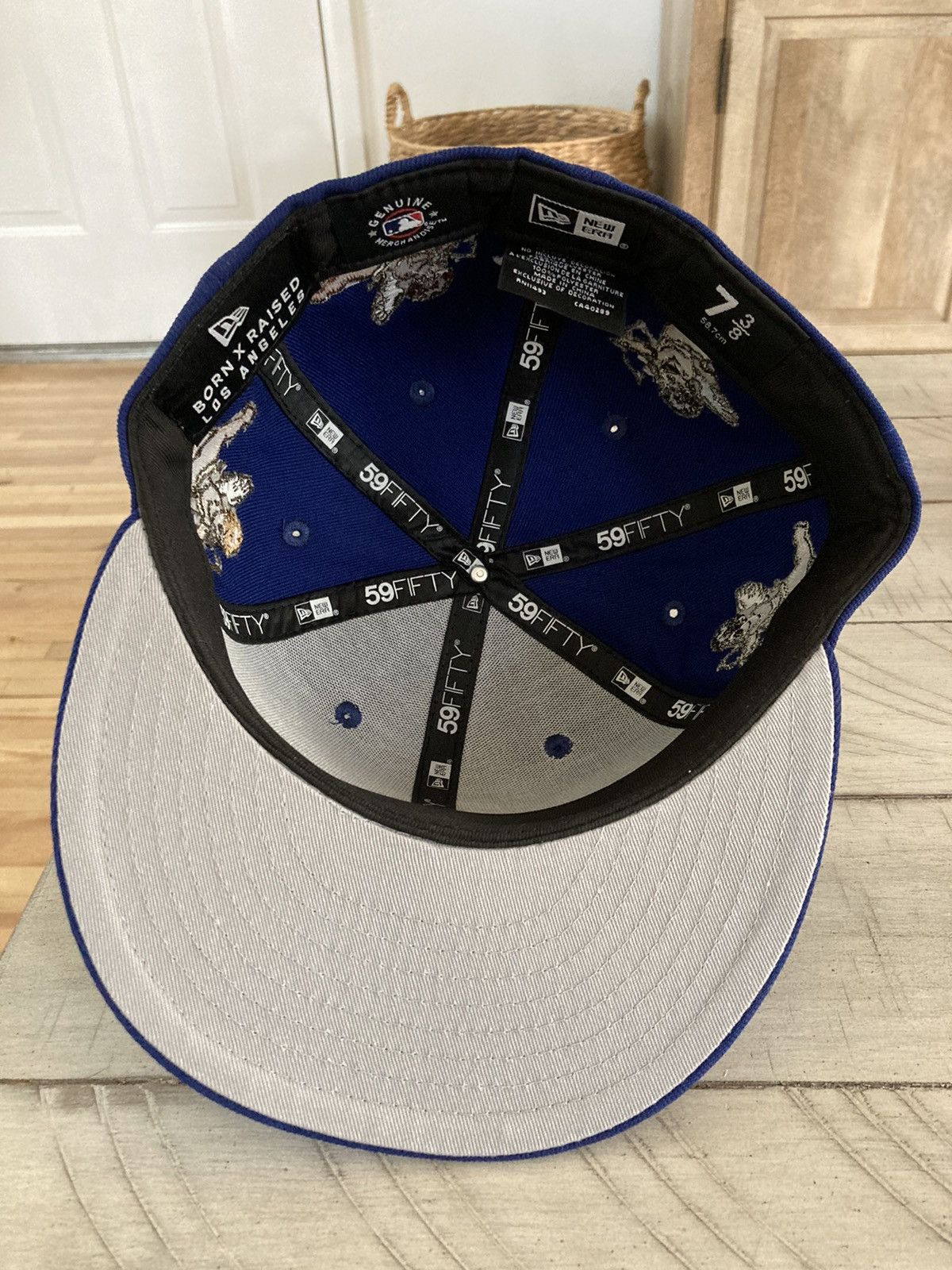 Born X Raised × New Era BXR + LA Dodgers Cherubs hat 7 3/8 Born X Raised × New Era BXR + LA Dodgers Cherubs hat 7 3/8