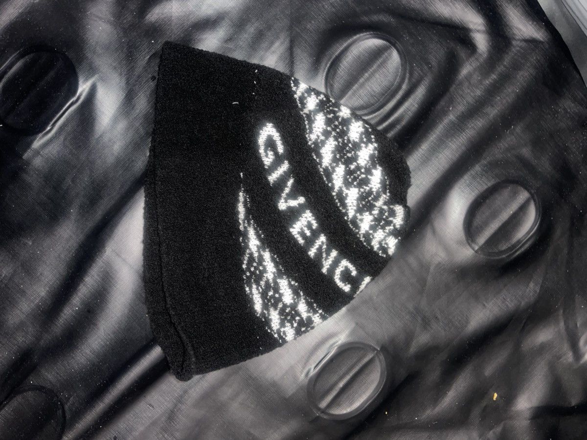 Givenchy head warmer / Beanie