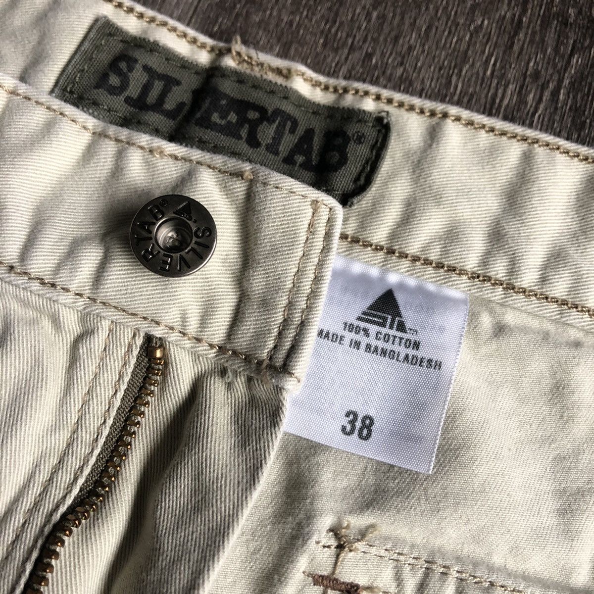 Levi's Vintage 1990s Levi’s Silver Tab Cargo Pocket Shorts 38 Size US 38 / EU 54 - 9 Thumbnail
