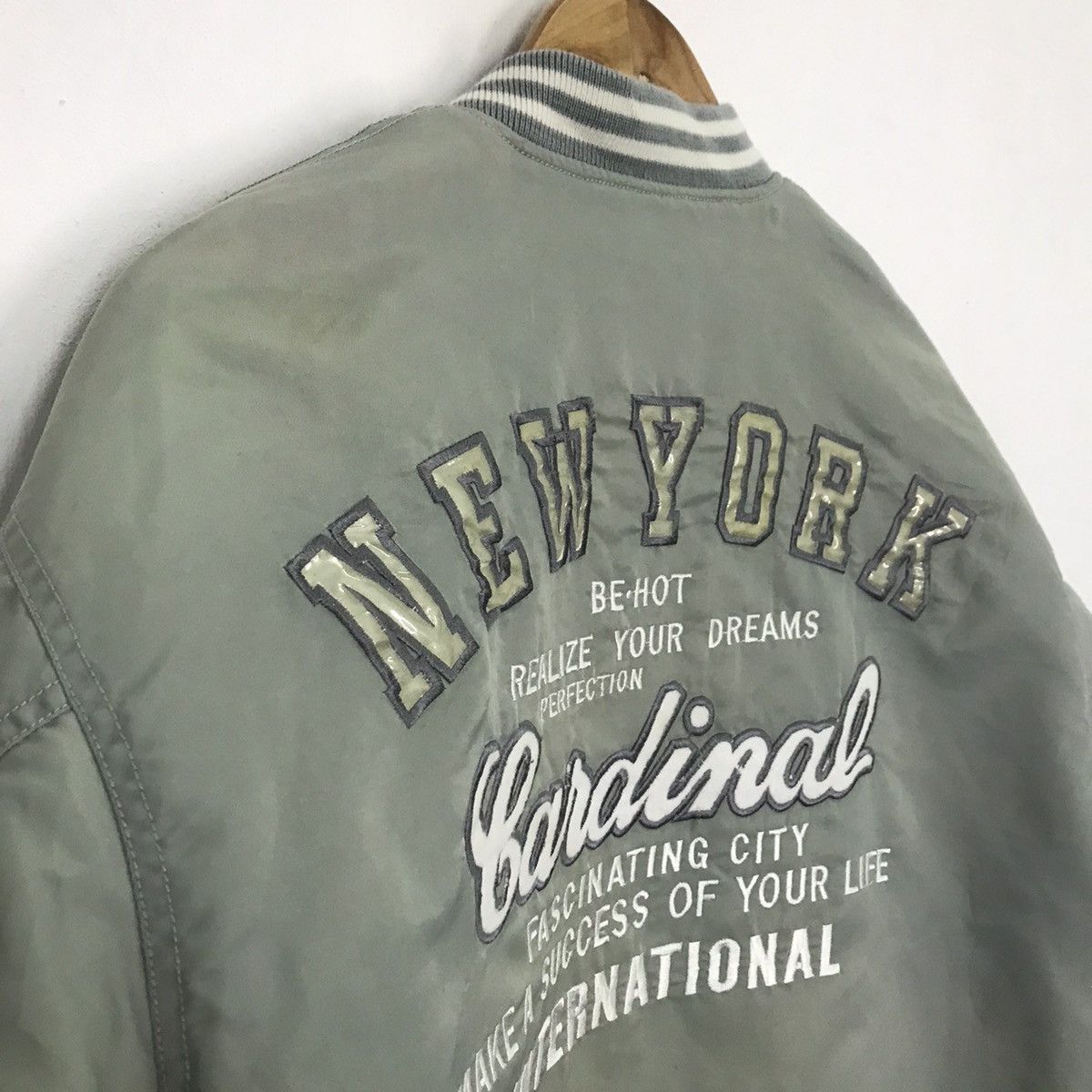 Japanese Brand Vintage New York Be-Hot Bomber light Green Faded Jacket Size US M / EU 48-50 / 2 - 8 Thumbnail