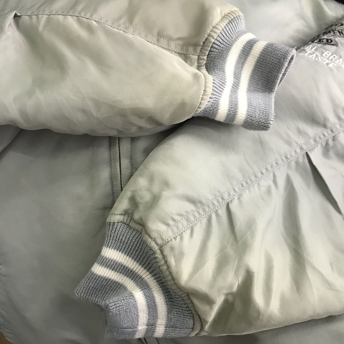 Japanese Brand Vintage New York Be-Hot Bomber light Green Faded Jacket Size US M / EU 48-50 / 2 - 13 Thumbnail