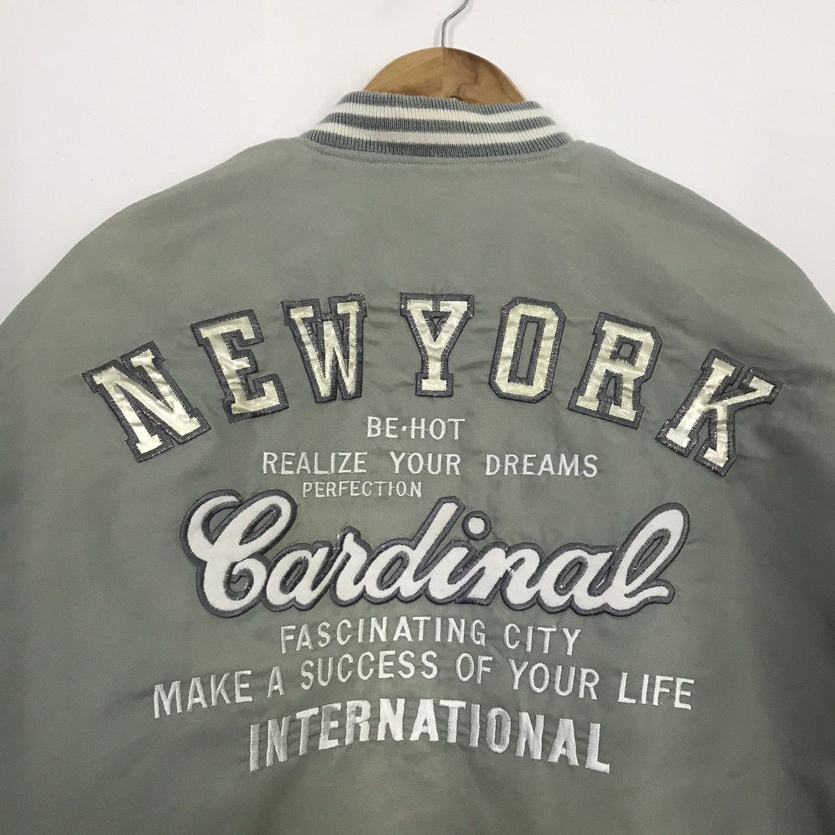 Japanese Brand Vintage New York Be-Hot Bomber light Green Faded Jacket Size US M / EU 48-50 / 2 - 6 Thumbnail