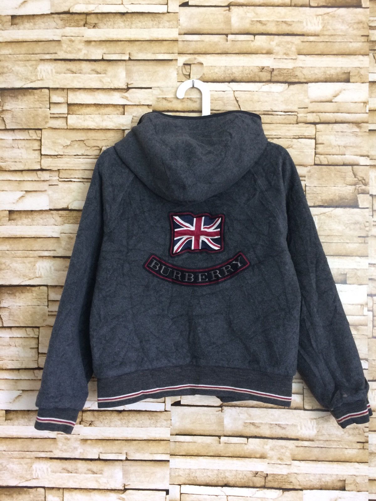 Burberry FINAL DROP FREE SHIPPING!!! Burberry Embroidered Logo Size US S / EU 44-46 / 1 - 3 Thumbnail