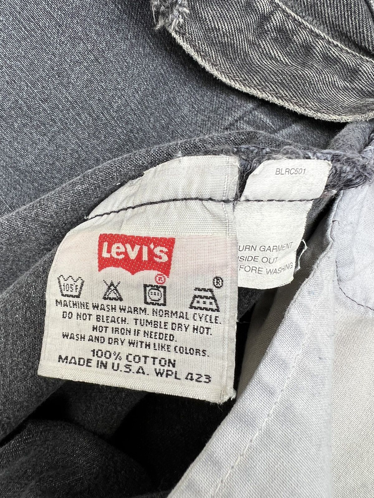 Levi's Vintage 1999 Levi’s 501 Distress Faded Black Denim Jeans Size US 40 / EU 56 - 17 Thumbnail