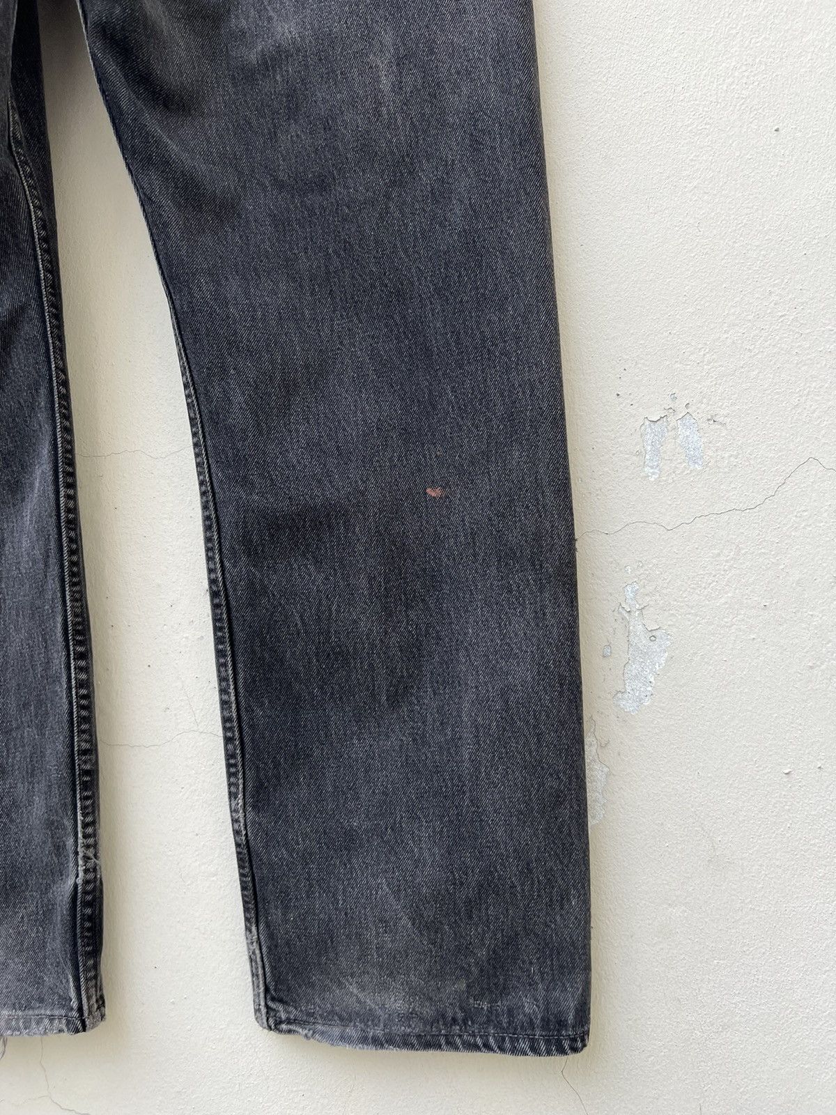 Levi's Vintage 1999 Levi’s 501 Distress Faded Black Denim Jeans Size US 40 / EU 56 - 16 Thumbnail