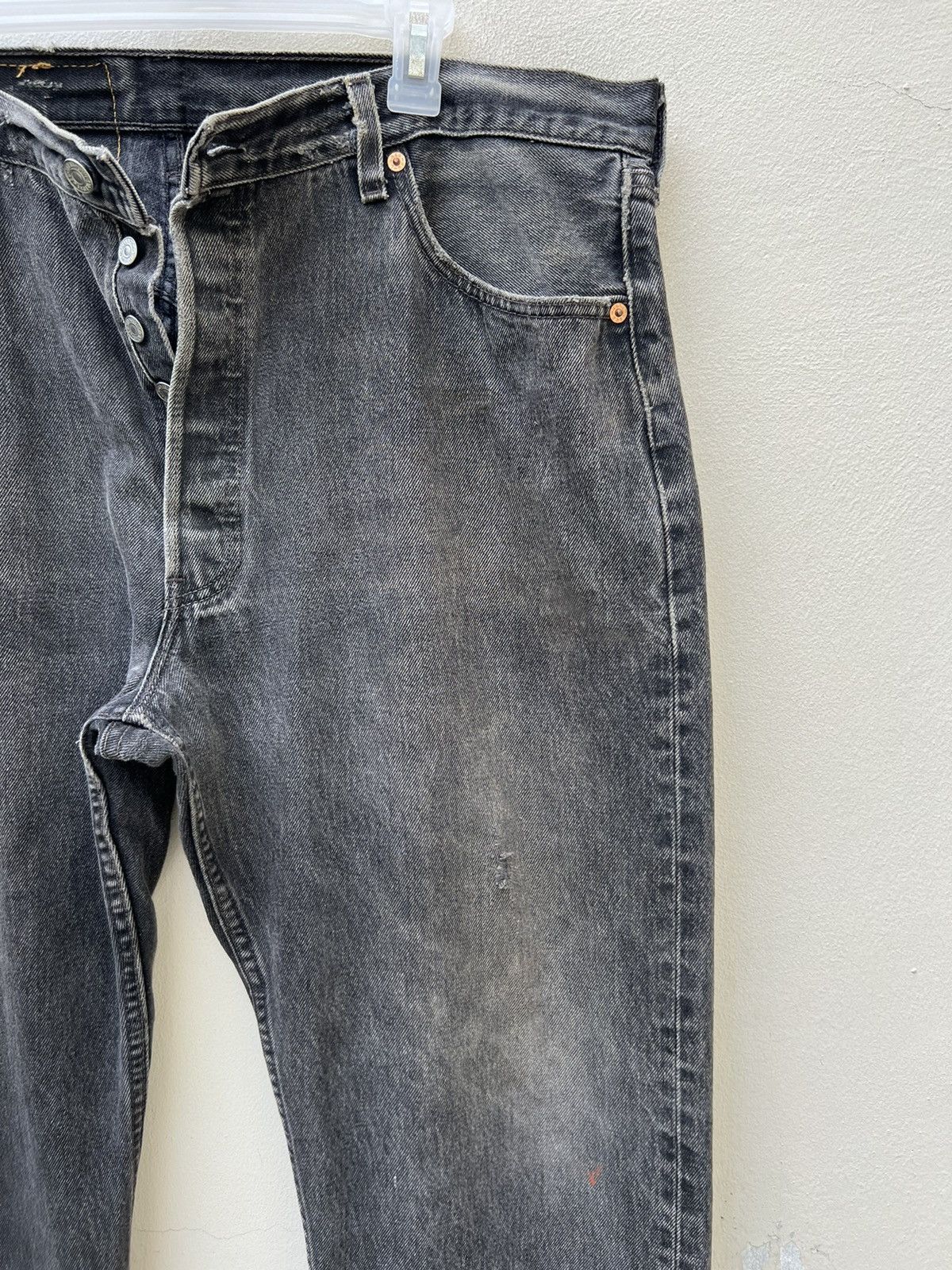 Levi's Vintage 1999 Levi’s 501 Distress Faded Black Denim Jeans Size US 40 / EU 56 - 6 Thumbnail