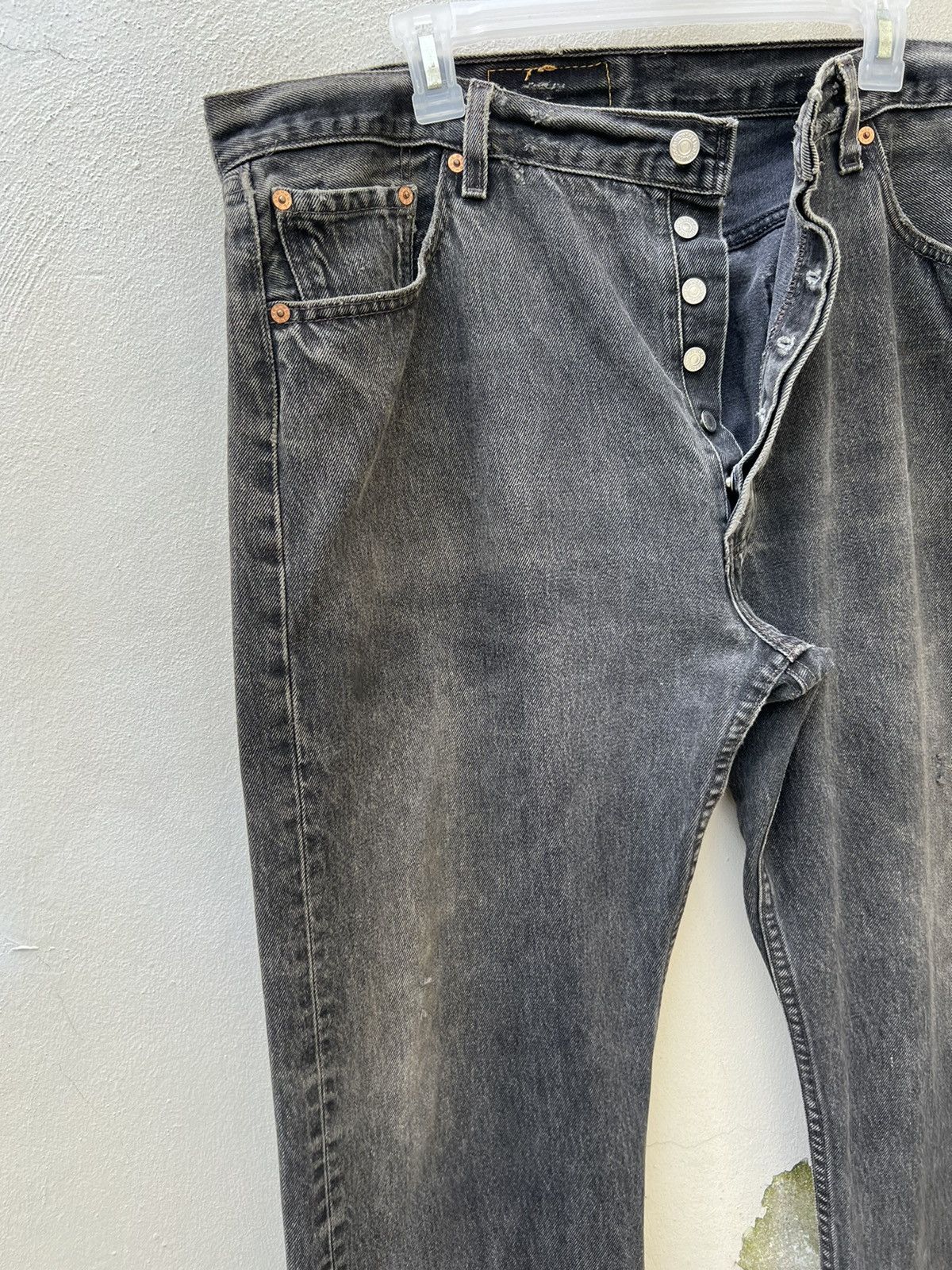 Levi's Vintage 1999 Levi’s 501 Distress Faded Black Denim Jeans Size US 40 / EU 56 - 3 Thumbnail