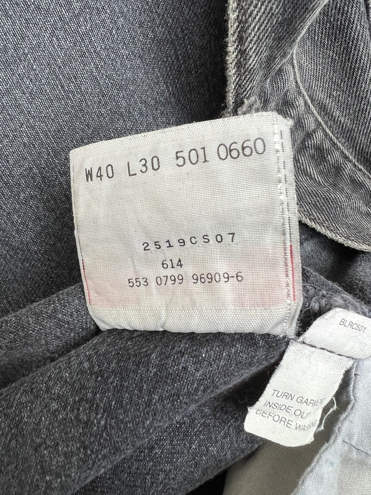 Levi's Vintage 1999 Levi’s 501 Distress Faded Black Denim Jeans Size US 40 / EU 56 - 18 Thumbnail