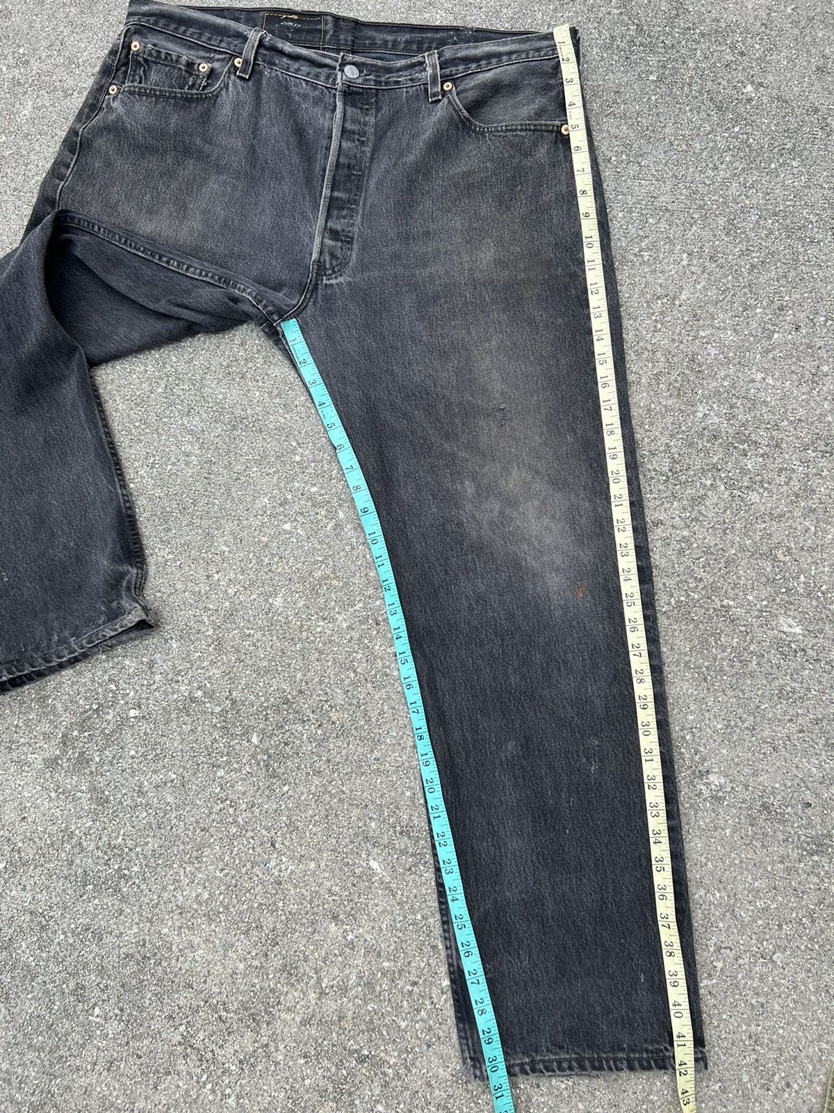 Levi's Vintage 1999 Levi’s 501 Distress Faded Black Denim Jeans Size US 40 / EU 56 - 22 Thumbnail