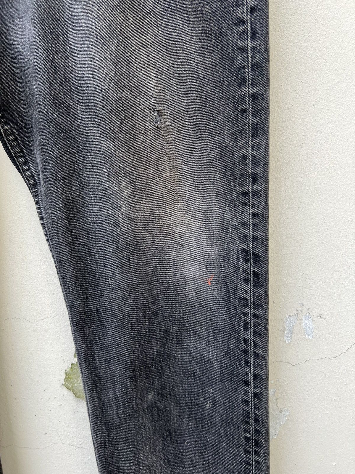 Levi's Vintage 1999 Levi’s 501 Distress Faded Black Denim Jeans Size US 40 / EU 56 - 8 Thumbnail