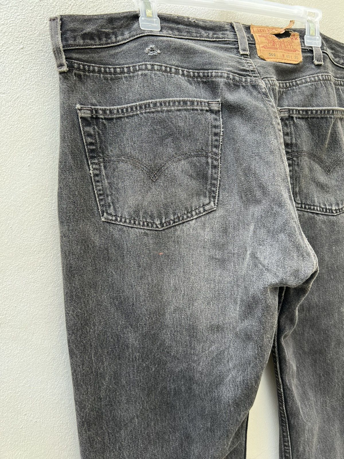 Levi's Vintage 1999 Levi’s 501 Distress Faded Black Denim Jeans Size US 40 / EU 56 - 11 Thumbnail