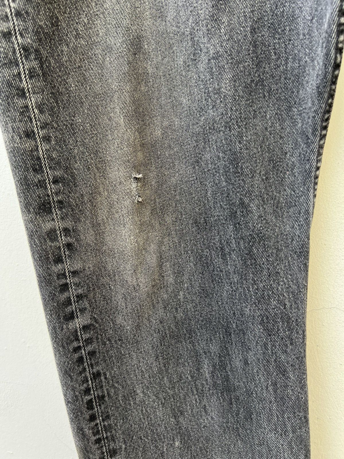 Levi's Vintage 1999 Levi’s 501 Distress Faded Black Denim Jeans Size US 40 / EU 56 - 4 Thumbnail