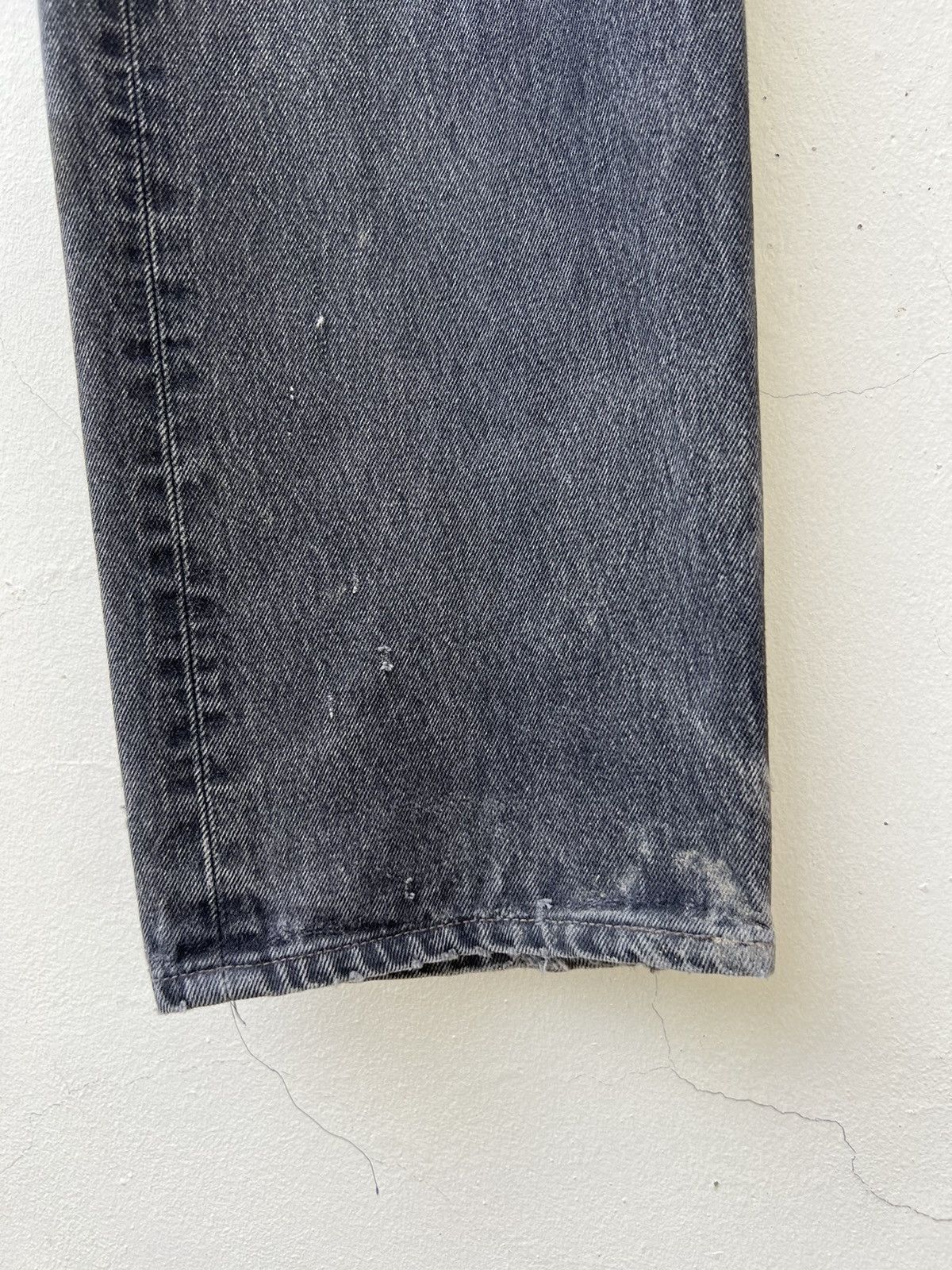 Levi's Vintage 1999 Levi’s 501 Distress Faded Black Denim Jeans Size US 40 / EU 56 - 5 Thumbnail