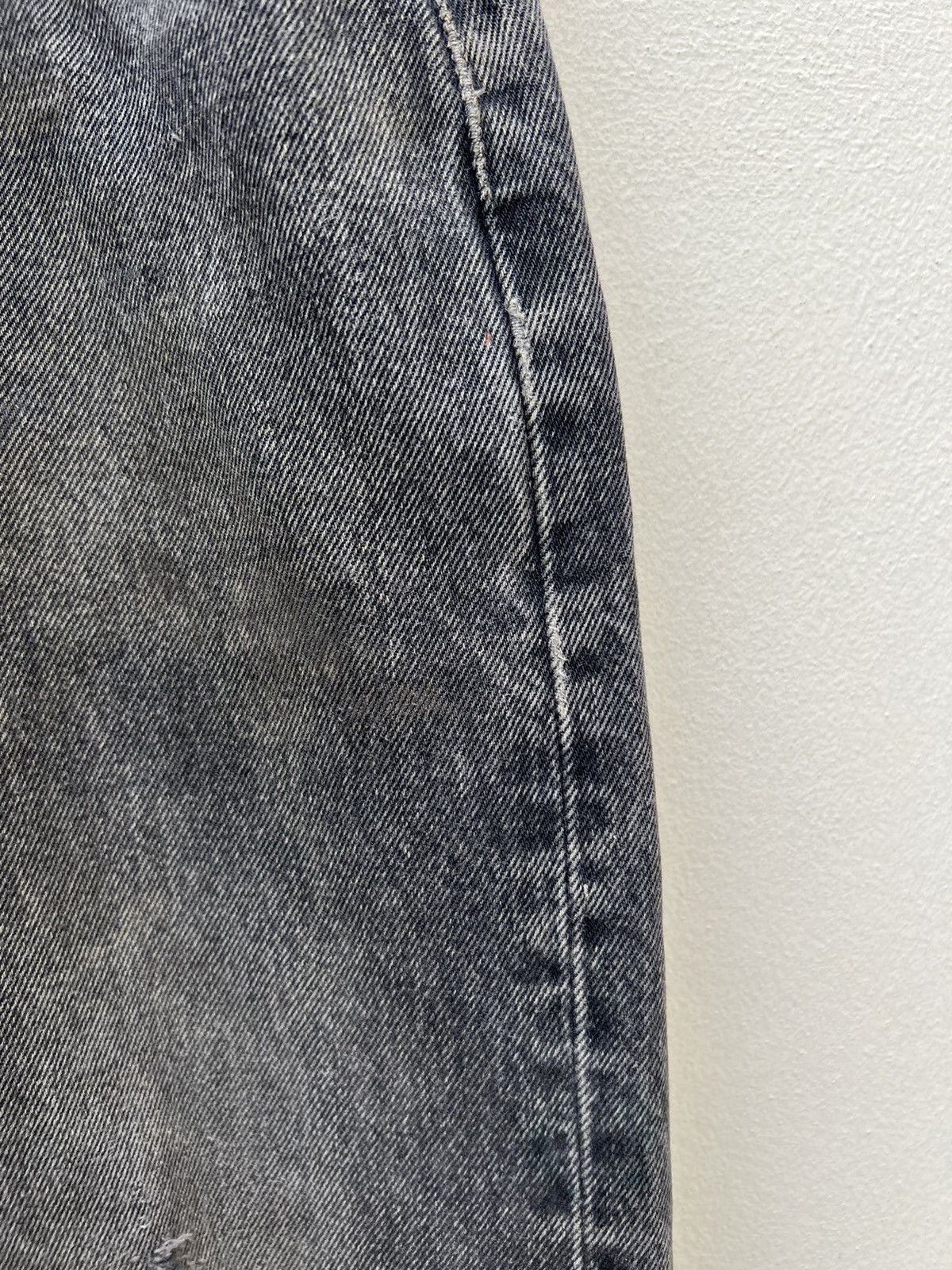 Levi's Vintage 1999 Levi’s 501 Distress Faded Black Denim Jeans Size US 40 / EU 56 - 7 Thumbnail