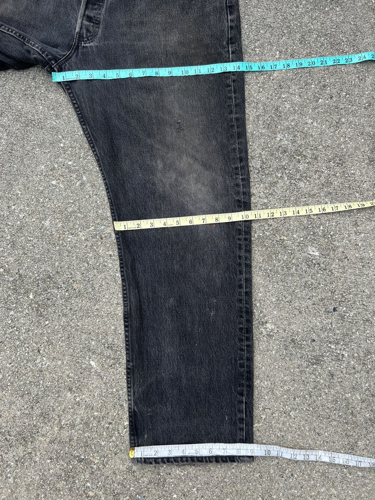 Levi's Vintage 1999 Levi’s 501 Distress Faded Black Denim Jeans Size US 40 / EU 56 - 21 Thumbnail