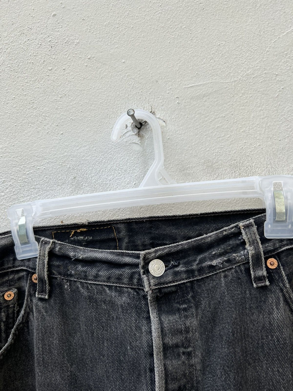 Levi's Vintage 1999 Levi’s 501 Distress Faded Black Denim Jeans Size US 40 / EU 56 - 2 Thumbnail