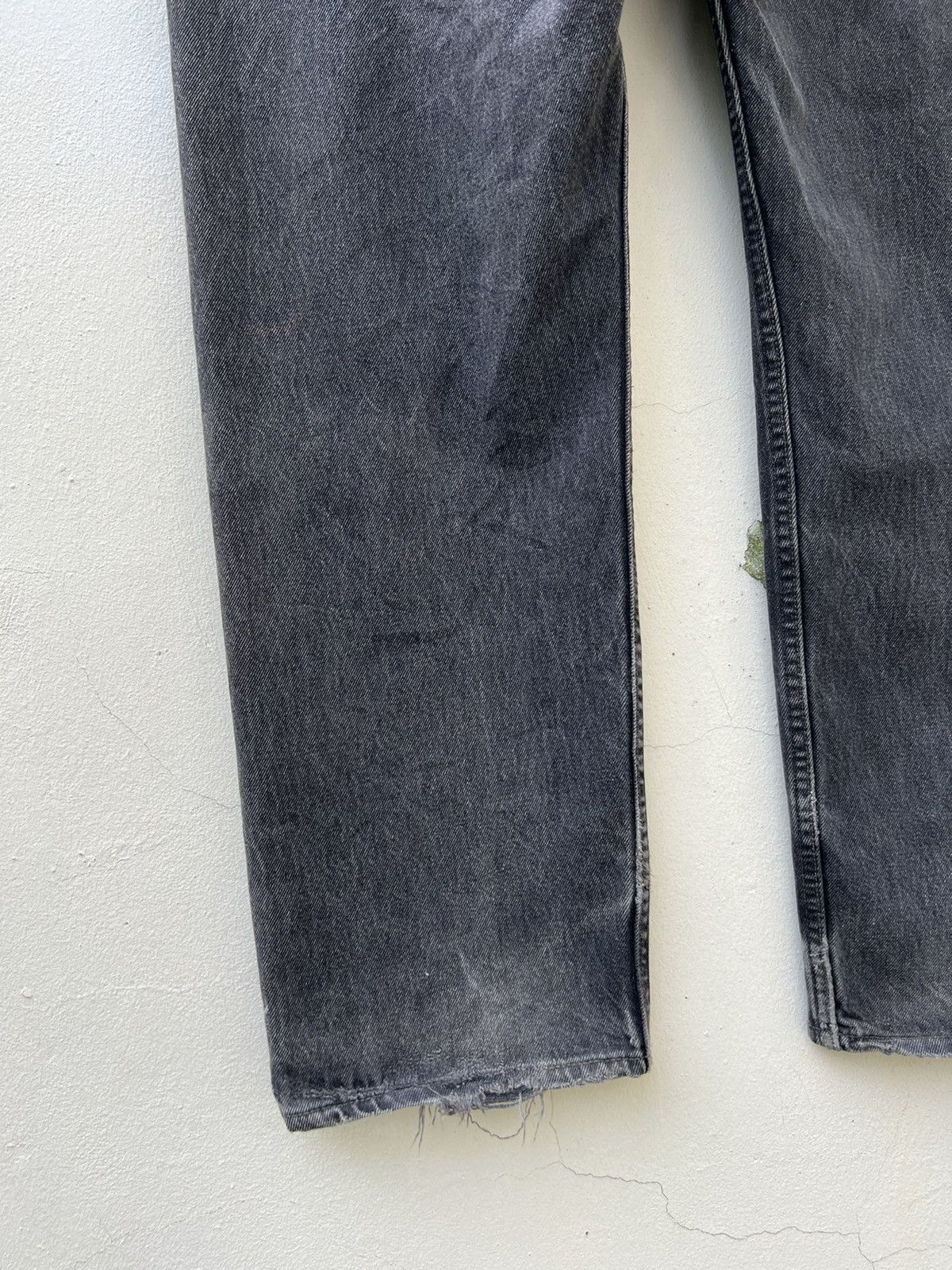 Levi's Vintage 1999 Levi’s 501 Distress Faded Black Denim Jeans Size US 40 / EU 56 - 13 Thumbnail