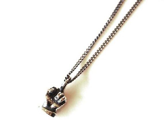 アクセサリー UNDERCOVER Fuck Finger necklace Undercover Middle Finger Necklace | Grailed