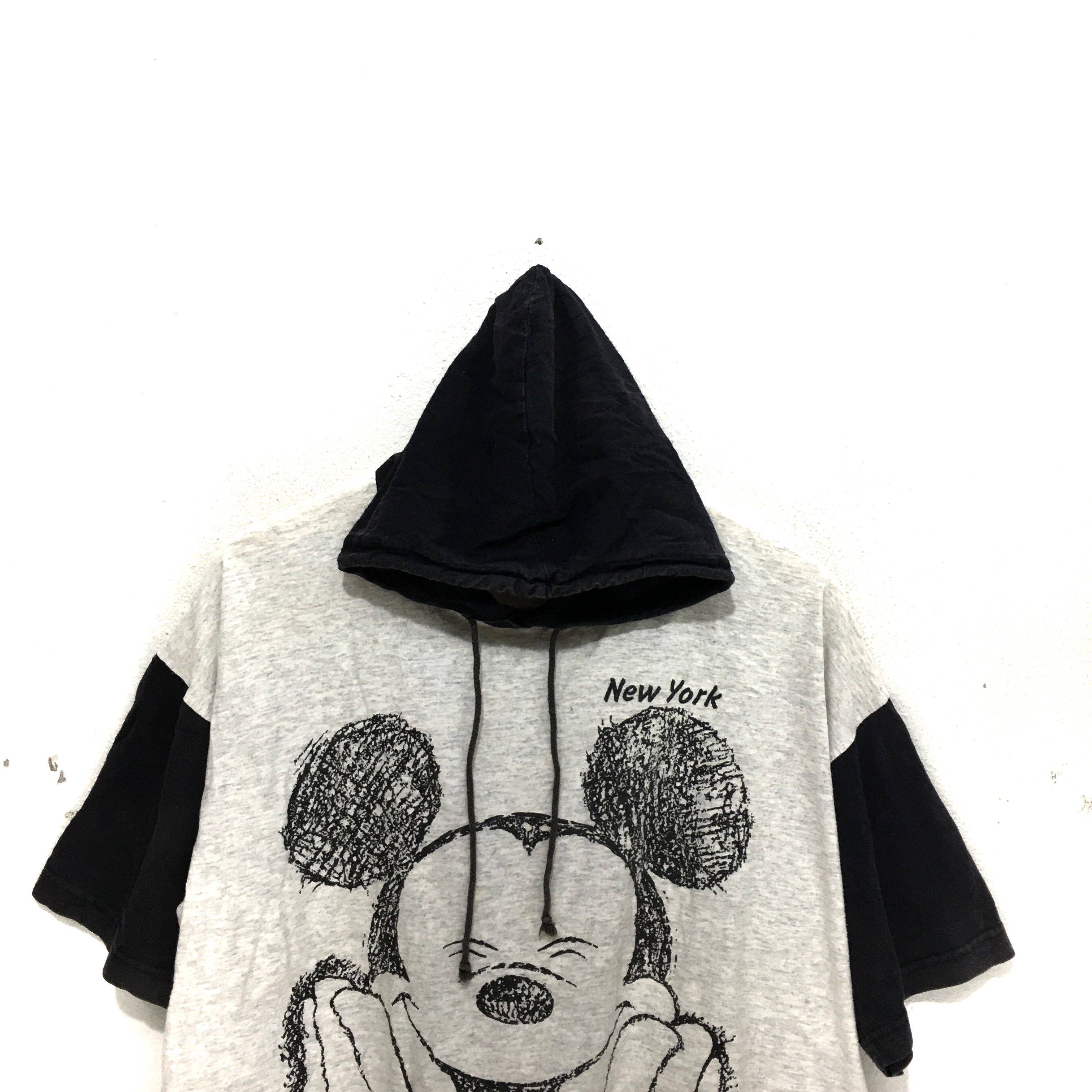 Mickey Mouse Vtg MICKEY MOUSE Made In USA Hoodie Disney Cartoon Sweater Size M / US 6-8 / IT 42-44 - 2 Thumbnail
