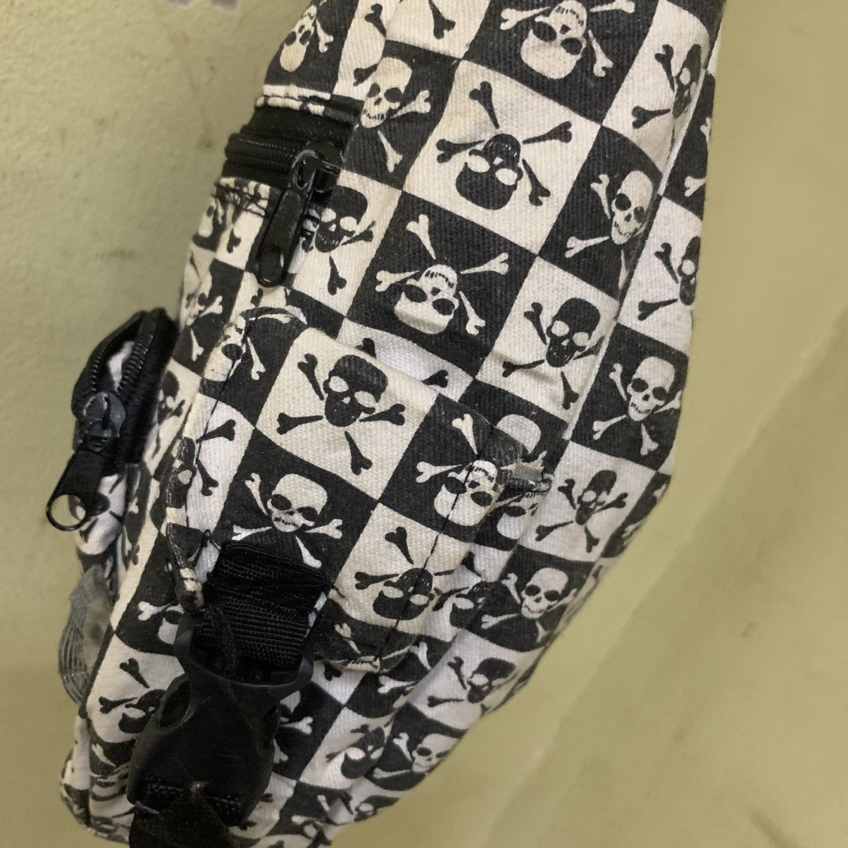Other Skulls shoulder bag x sling bag full printed skulls Size ONE SIZE - 8 Thumbnail