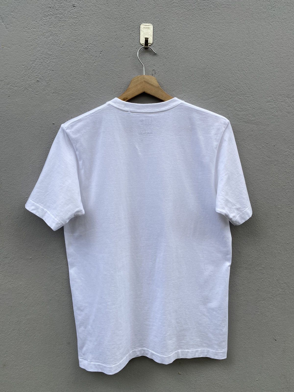 Japanese Brand × Kaws 💥CW22💥 UT Collection x KAWS Body Anatomy Tshirt Size US M / EU 48-50 / 2 - 12 Thumbnail