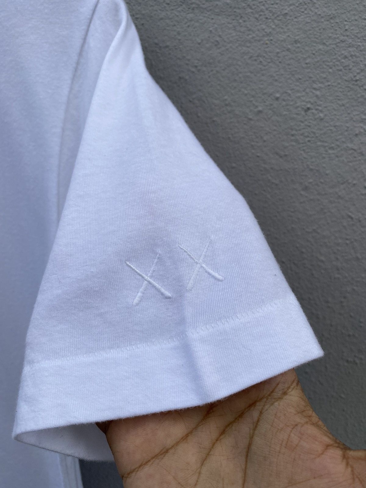 Japanese Brand × Kaws 💥CW22💥 UT Collection x KAWS Body Anatomy Tshirt Size US M / EU 48-50 / 2 - 9 Thumbnail