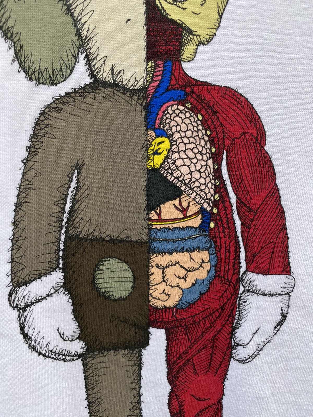Japanese Brand × Kaws 💥CW22💥 UT Collection x KAWS Body Anatomy Tshirt Size US M / EU 48-50 / 2 - 3 Thumbnail